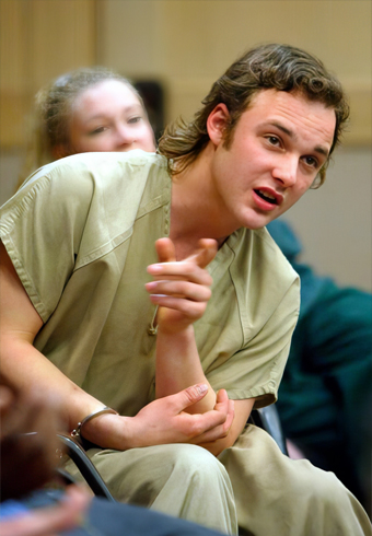 Brad Renfro arrestato in una foto durante il processo
