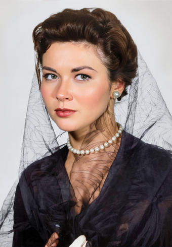 Gia Scala bellissima mentre posa nei panni di una vedova