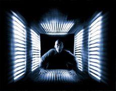 film definiti contained thriller, film thriller in luoghi chiusi, thriller claustrofobici
