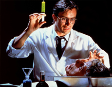 film horror con un mad doctor, medico folle al cinema, film con medici pazzi, horror medicale