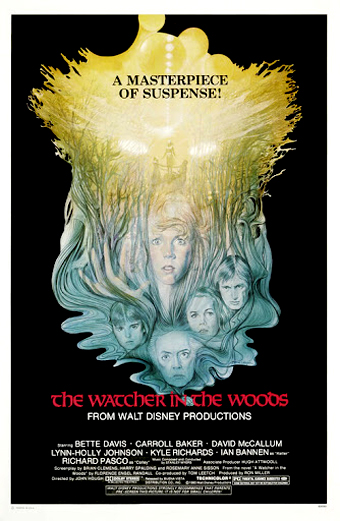 Locandina del film The Watcher in the Woods, un horror del 1980 diretto da John Hough, con un'atmosfera soprannaturale e cupa, con toni scuri che fanno pensare al gotico, alla suspense e al mistero.