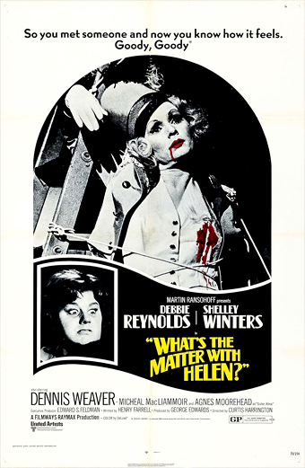 Due donne in un poster cinematografico vintage: una donna anziana visibilmente angosciata con trucco pallido e rossetto sfumato che impugna una scala e mostra una macchia di sangue sulla camicetta