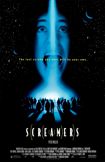 Locandina del film Screamers 1995 con un gruppo di persone in silhouette sotto un fascio di luce blu, sullo sfondo un cielo notturno stellato con lune crescenti. La scritta recita L'ultimo urlo che sentirai sarà il tuo. L'atmosfera è tesa e misteriosa.