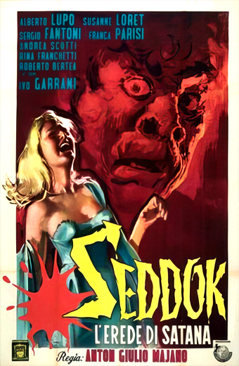 Manifesto cinematografico horror italiano di Seddok l'erede di Satana 1960. In primo piano una donna bionda spaventata si ritrae, mentre alle sue spalle incombe un volto mostruoso rosso dall'espressione minacciosa. Lo sfondo scuro e intenso trasmette paura e suspense. In grande carattere giallo appare la scritta Seddok, con testo bianco più piccolo sotto che recita l'erede di Satana. In alto a sinistra sono elencati in blu e bianco i nomi di Alberto Lupo, Sergio Fantoni, Susanne Loret, Franca Parisi e del regista Anton Giulio Majano. Il tono generale è drammatico e inquietante.