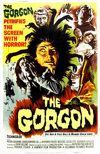 Manifesto del film The Gorgon 1964: figura mostruosa con capelli di serpenti sovrasta persone terrorizzate in primo piano. Lo sfondo è caotico con colori drammatici rosso e giallo. Testi presenti: The Gorgon petrifies the screen with horror, The Gorgon, She had a face only a mummy could love. In basso sono elencati nomi di attori e produzione. Il tono generale è di suspense e paura, tipico dell'horror classico.