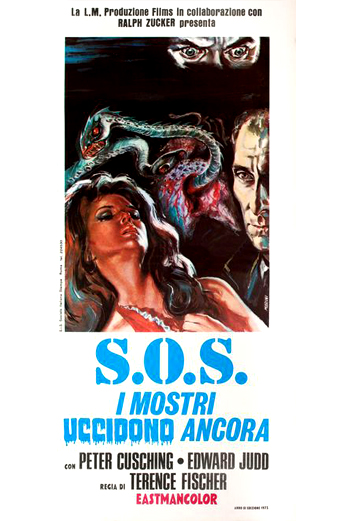 Manifesto horror italiano di S.O.S. I mostri uccidono ancora 1966 con una donna terrorizzata attaccata da una creatura mostruosa con tentacoli, occhi minacciosi che osservano dall’alto. Lo sfondo è drammatico e intenso, trasmette paura e suspense. Il poster contiene il testo: La L.M. Produzione Films in collaborazione con Ralph Zucker presenta, S.O.S. I MOSTRI UCCIDONO ANCORA, con Peter Cushing Edward Judd, regia di Terence Fisher, Eastmancolor.