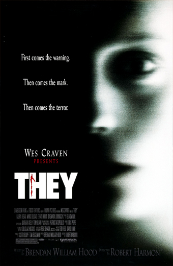Locandina del film They Incubi dal mondo delle ombre 2002. La locandina mostra una sfumatura scura e ombrosa con una luce verdastra in basso a destra, creando un'atmosfera misteriosa e inquietante. In basso, piccoli caratteri riportano i nomi del cast e della troupe, tra cui Brendan William Hood e Robert Harmon. Il tono generale è cupo e carico di suspense.