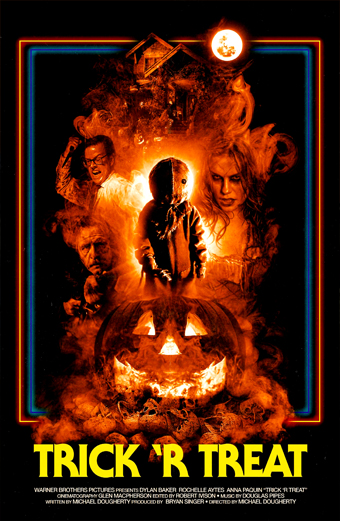 Locandina del film la Vendetta di Halloween con una figura minacciosa dalla testa di zucca che tiene un sacco e un lecca-lecca, ambientata in una notte di Halloween scura con illuminazione arancione inquietante e sagome nell'ombra sullo sfondo. Il tono è cupo e carico di suspense. Sulla locandina compaiono il titolo Trick r Treat e i crediti in caratteri stilizzati.